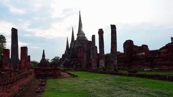 wat phra si sanphet tempel was de heiligste tempel Aan de plaats van de oud Koninklijk paleis in thailand oude hoofdstad van ayutthaya. video