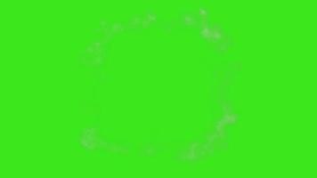 polveroso proiettile colpi su un' parete con pezzi di detriti volante su . polvere esplosione su verde schermo impatto.di.sfondo polvere particelle. polvere esplosione nel davanti di nero sfondo, rallentatore vicino su. vfx
