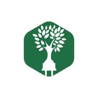 concepto de logotipo de electricidad de energía verde. icono de enchufe eléctrico con árbol. vector