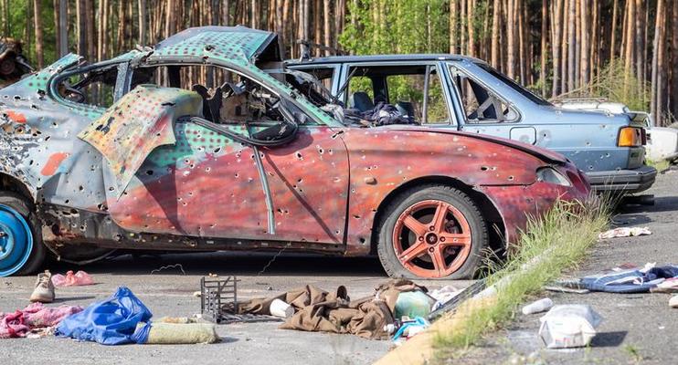 Many broken cars after a traffic accident in the parking lot of a  restoration service station on the street. Car body damage workshop  outdoors. Sale of insurance emergency vehicles at auction. 8281183