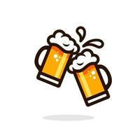 vector de aplausos de cerveza. dos jarras de cerveza para brindar, salud. jarras de vidrio tintineantes llenas de cerveza y espuma salpicada. estilo de dibujos animados aislado sobre fondo blanco. diseño para pancarta, afiche, tarjetas de felicitación.