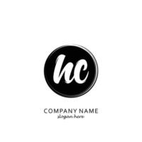 hc inicial con plantilla de logotipo de pincel de círculo negro vector