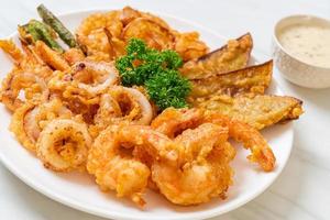 deep fried seafood with mix vegetable photo