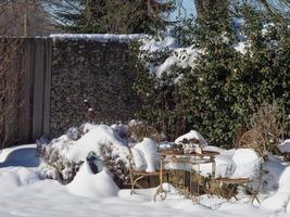 horario de invierno en un pueblo alemán foto