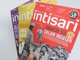 java occidental, indonesia en julio de 2022. foto de algunas revistas intisari. intisari es el nombre de una revista mensual que se originó en indonesia