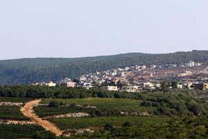 paisaje en las montañas del norte de israel. foto