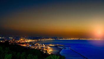 puesta de sol en el mar adriático foto