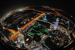 panorama del centro de la ciudad de dubai por la noche foto