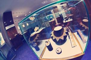 Dubai, 2022 - jewelry store indoors photo