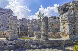 antiguo tulum ruinas maya sitio templo pirámides artefactos paisaje marino méxico. foto