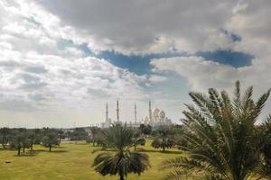 sheikh zayed mosque photo