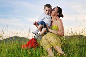 mujer niño al aire libre foto