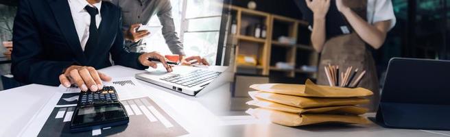 Emprendedora de pequeñas empresas o mujer asiática independiente que usa una computadora portátil con caja, joven mujer asiática de éxito con su mano levantada, caja de embalaje de marketing en línea y entrega, concepto de pyme. foto