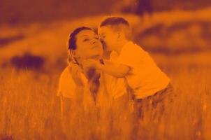 mujer niño al aire libre foto