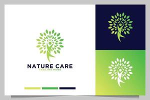 cuidado de la naturaleza con personas y diseño de logotipo de hoja vector