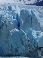 glaciar perito moreno en el parque nacional los glaciares, argentina foto