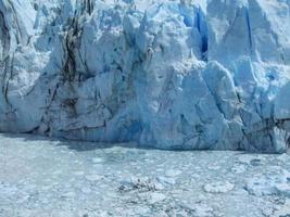 glaciar perito moreno en el parque nacional los glaciares, argentina foto