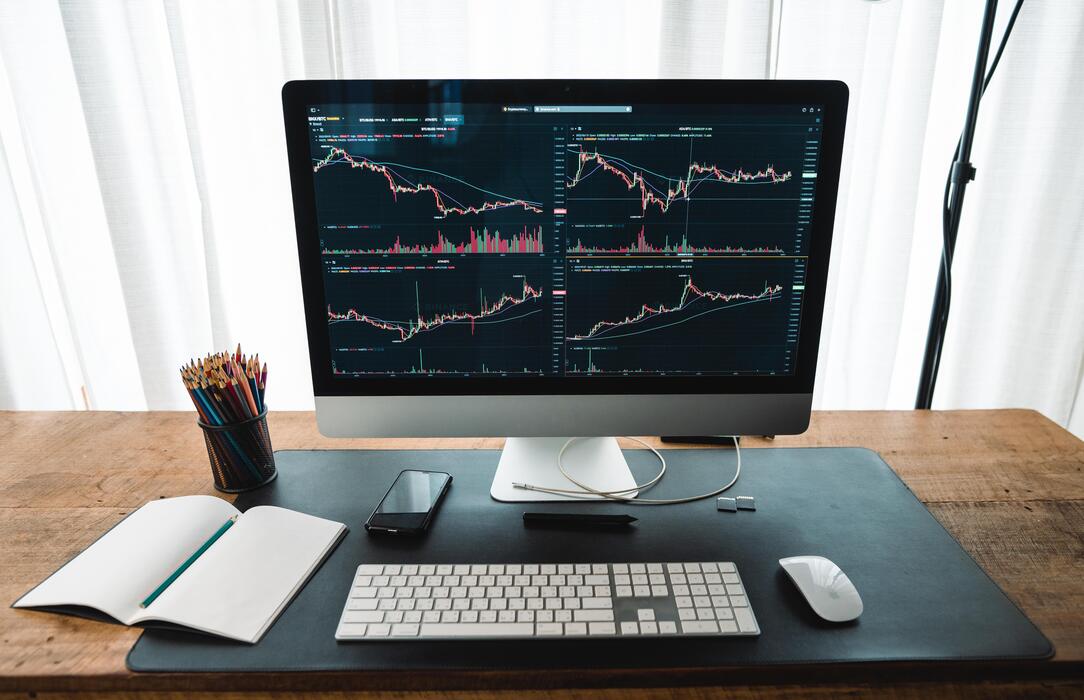 Trading Computer Stock Photos, Images and Backgrounds for Free Download