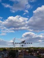 centro de la ciudad de luton y edificios locales, vista de ángulo alto del centro de la ciudad de luton y la estación de tren. luton inglaterra gran bretaña foto