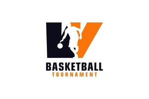 letra w con diseño de logotipo de baloncesto. elementos de plantilla de diseño vectorial para equipo deportivo o identidad corporativa. vector