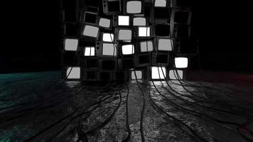 viejos televisores con pantallas verdes estáticas encendidas. muchos televisores chromakey en una animación de cuarto oscuro. video
