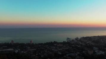 vue aérienne du paysage urbain de soukhoumi, abkhazie video