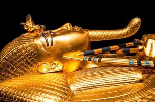 máscara dorada del entierro de tutankamón foto