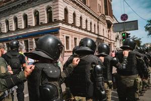 fuerza policial para mantener el orden en la zona durante la manifestación foto