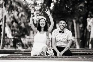 hermosa pareja en el parque foto