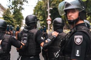 fuerza policial para mantener el orden en la zona durante la manifestación foto