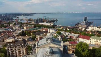 vista aérea de la ciudad y el puerto de odessa video