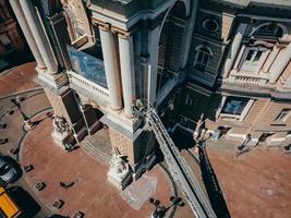 vista de pájaro del teatro de ópera y ballet de odessa. foto