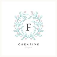 logotipo floral de lujo letra f para negocios de cosmética de belleza, invitación de boda, boutique y otra empresa vector