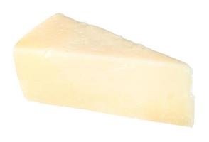 rebanada de queso de oveja pecorino romano aislado foto