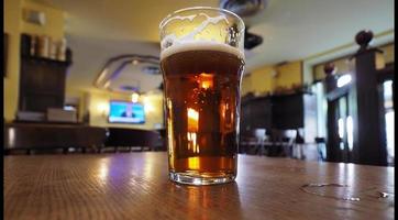 british ale beer pint video