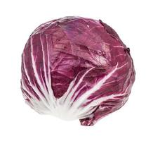 cabeza de radicchio achicoria de hoja italiana aislada foto