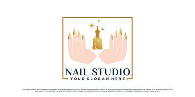 diseño de logotipo de esmalte de uñas para estudio de arte de uñas con mano de mujer y vector premium de concepto cuadrado
