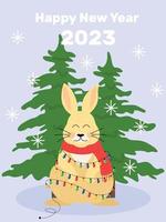 año nuevo chino 2023, año del conejo. lindo conejo de juguete en una guirnalda de navidad en el fondo de los árboles de navidad vector