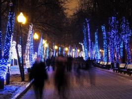 iluminación nocturna del bulevar de moscú foto