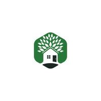 logotipo ilustrativo de la casa del árbol para negocios relacionados con el cuidado del medio ambiente. plantilla de diseño de vector de casa ecológica.