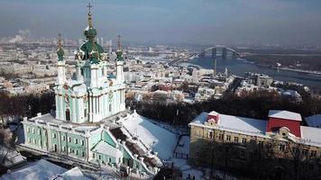 vue aérienne de podil, quartier historique de kiev video