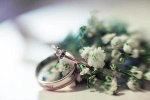 bonitos anillos de boda foto