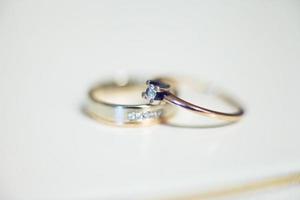 bonitos anillos de boda foto
