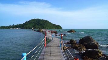 mirante chedi klang nam em chanthaburi, tailândia video