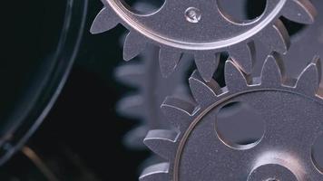 Engranajes de reloj de torneado mecánico retro abstracto video