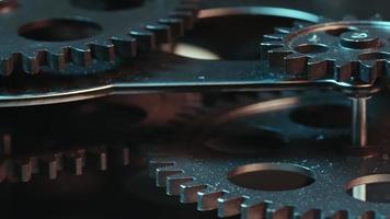 Engranajes de reloj de torneado mecánico retro abstracto video