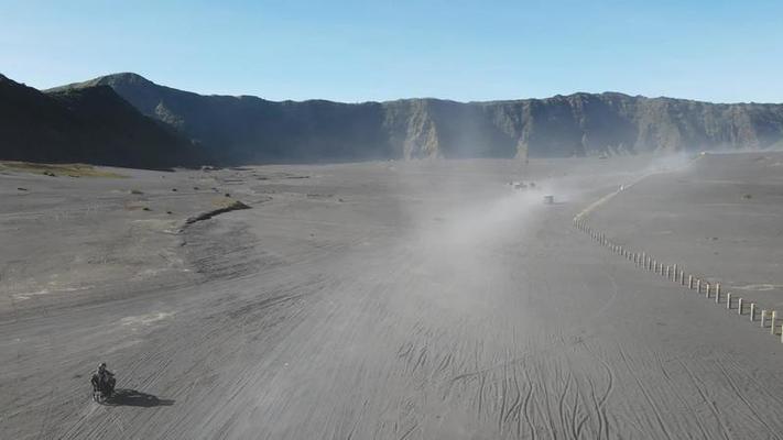 火山口影片