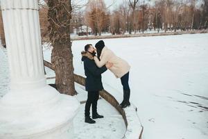 beso de hombre y mujer foto