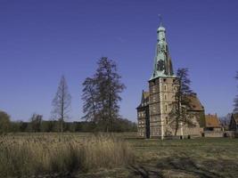 raesfeld,alemania,2020-el castillo de raesfeld en alemania foto