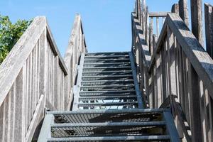 escalera al cielo bajo el sol foto